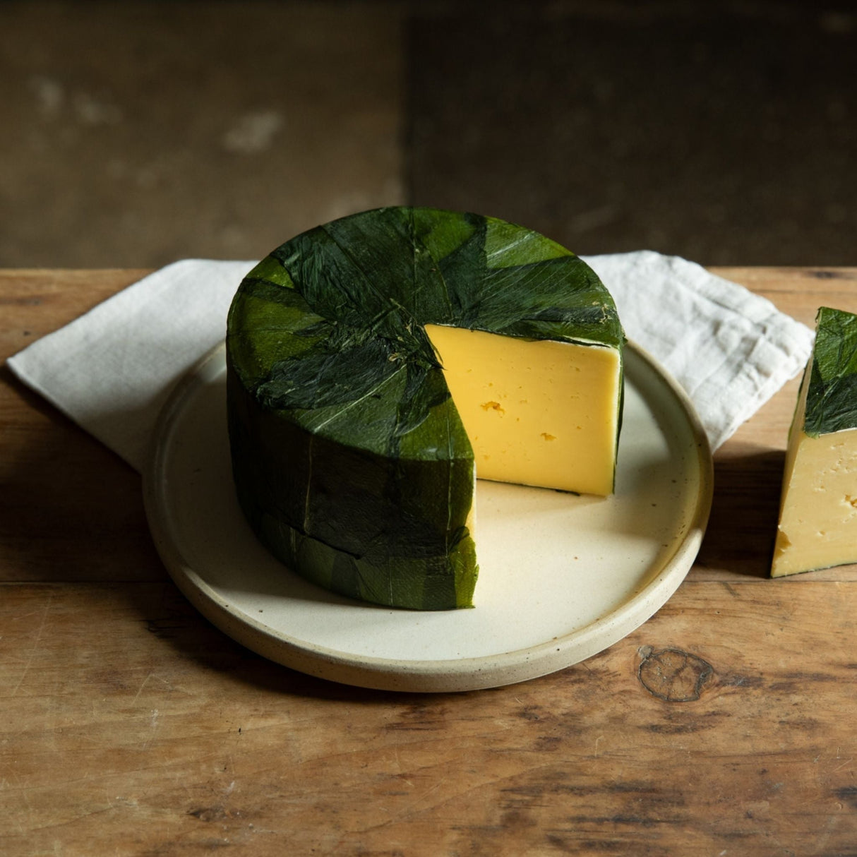 Cornish Garlic Yarg - cornishgarlicyarg-1.000 - The Cornish Cheese Co
