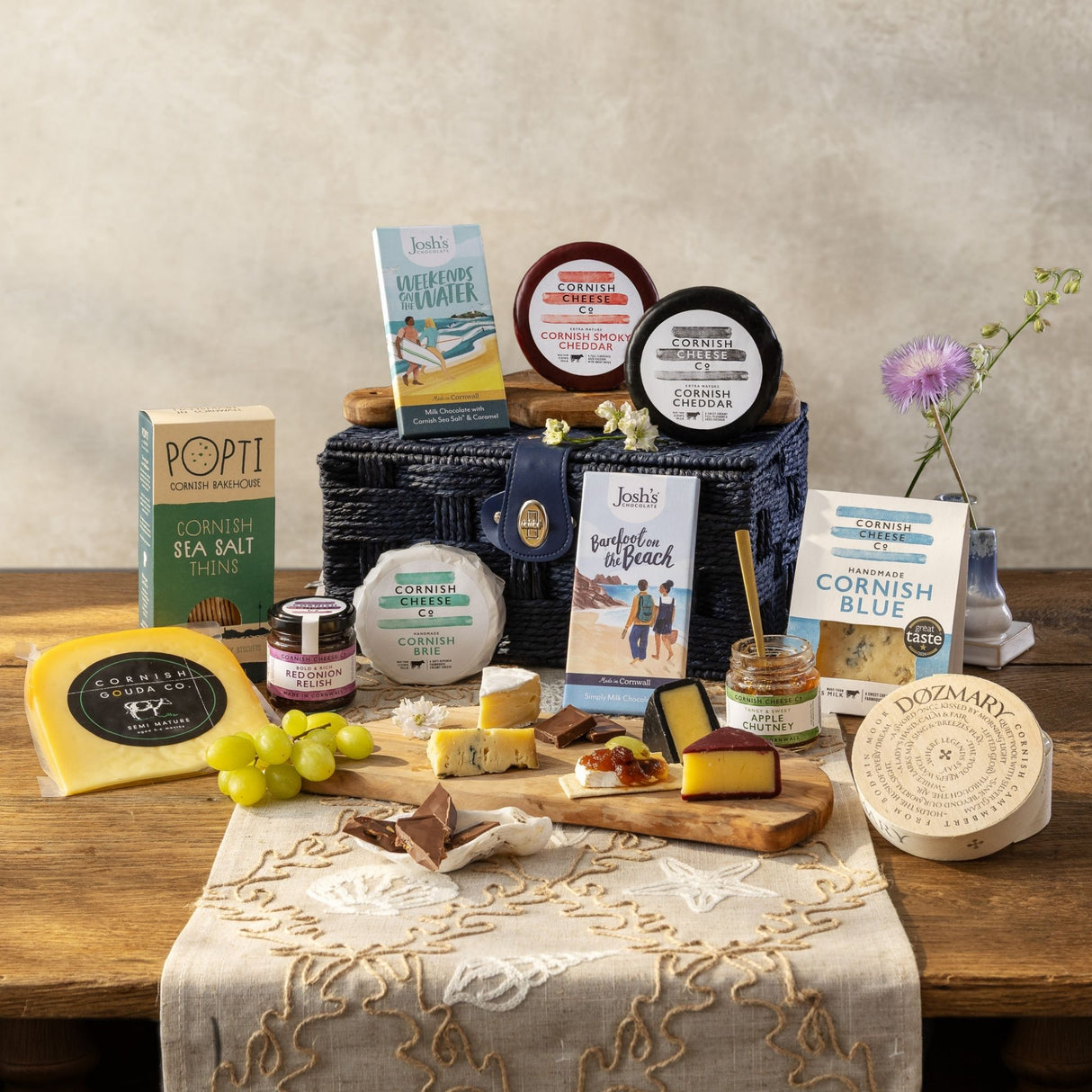 Luxury Cornish Cheese & Chocolate Hamper